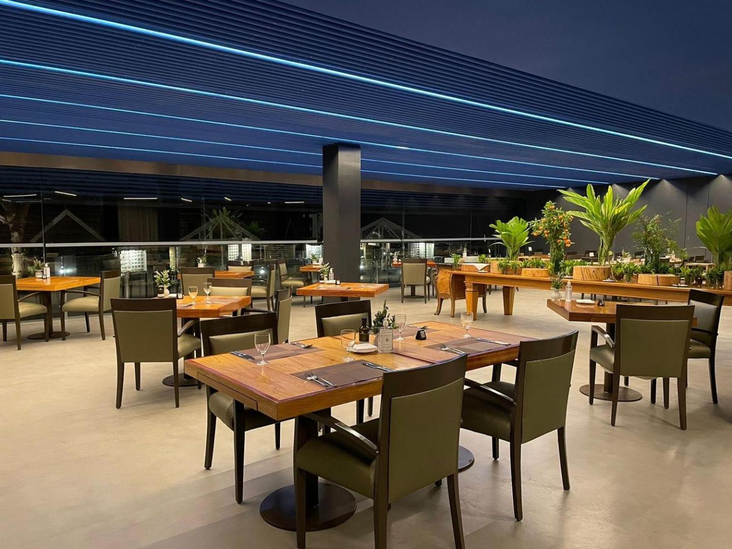 Unique Garden Hotel ไมริโปรัง ภายนอก รูปภาพ