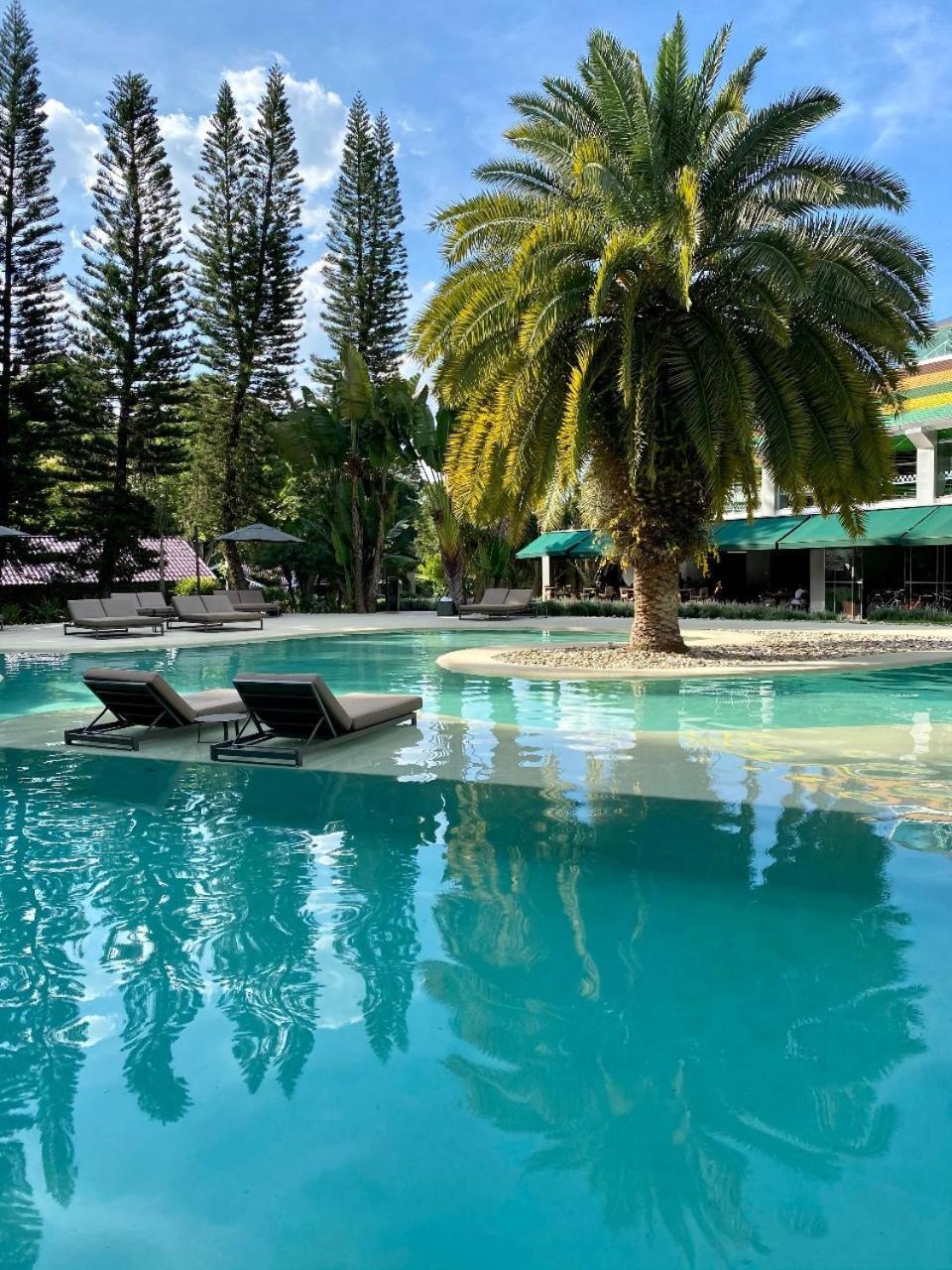 Unique Garden Hotel ไมริโปรัง ภายนอก รูปภาพ